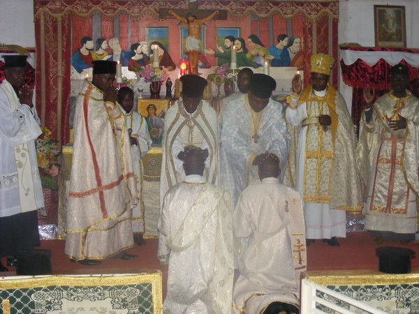 Ordinations par le Metropolite Mathieu du Cameroun juin 2011
